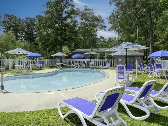 Swimming pool at Carol Lynn Resorts East