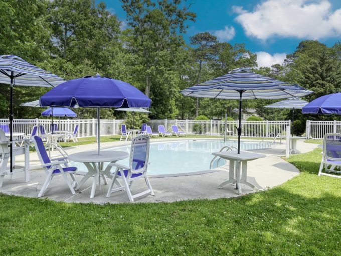 Swimming pool at Carol Lynn Resorts East